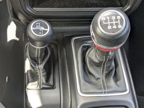 Used 2018 Jeep Wrangler Unlimited Sahara image 25