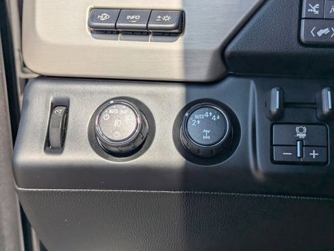 Used 2018 GMC Yukon Denali w/ Open Road Package image 31