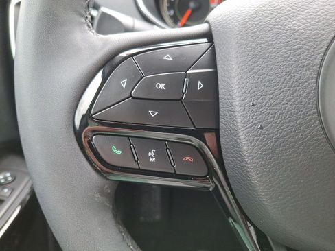 Certified 2021 Jeep Cherokee Latitude Plus AWD/4WD image 13