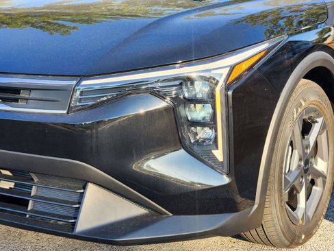 Used 2025 Kia K4 FWD image 7