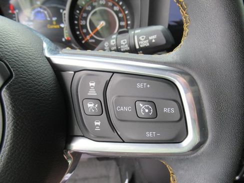 Certified 2025 Jeep Wrangler Unlimited Sahara w/ Safety Group AWD/4WD image 25
