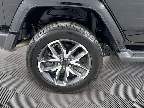 Certified 2024 Jeep Wrangler Unlimited w/ Convenience Group AWD/4WD image 27