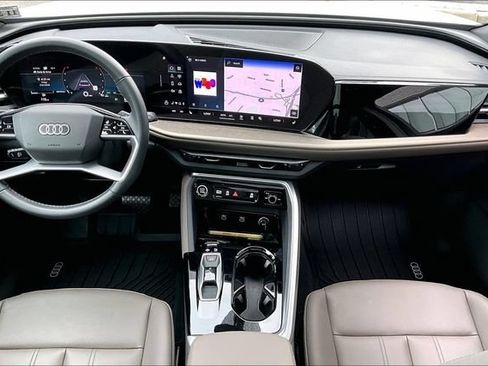 Used 2025 Audi Q5 Premium w/ Convenience Package AWD/4WD image 15
