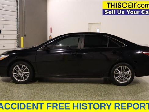 Used 2017 Toyota Camry SE FWD image 5