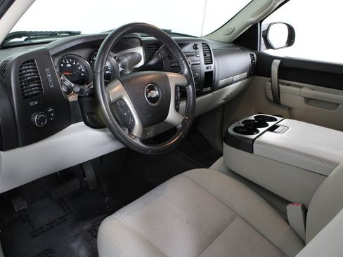 Used 2010 Chevrolet Silverado 1500 LT w/ Regional Value Package image 16