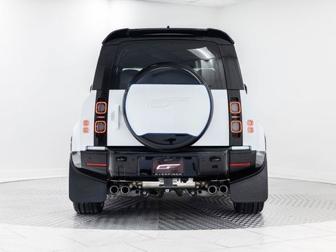 Used 2025 Land Rover Defender 110 V8 AWD/4WD image 4