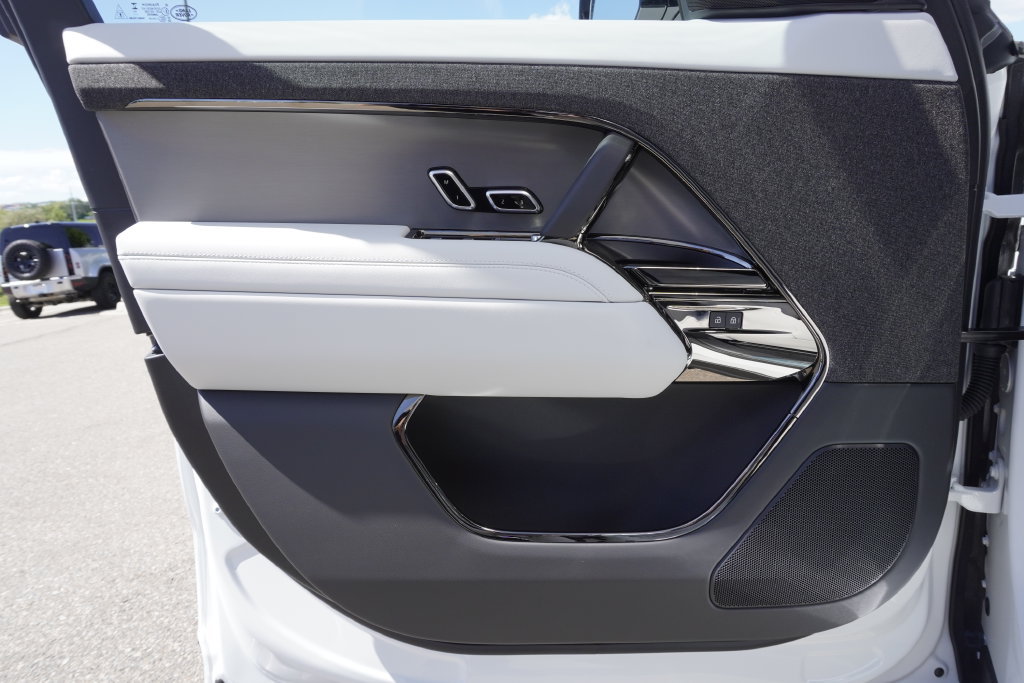 New 2026 Land Rover Range Rover Sport SE AWD/4WD image 17