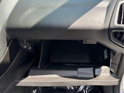 Used 2016 Ford Focus Titanium FWD image 40
