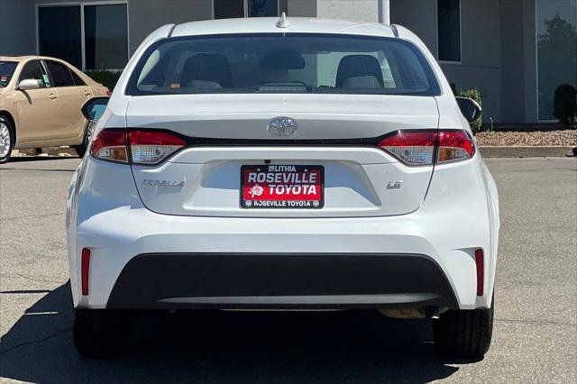 Certified 2025 Toyota Corolla LE FWD image 8