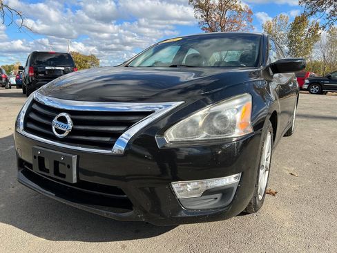 Used 2014 Nissan Altima 2.5 SV image 2