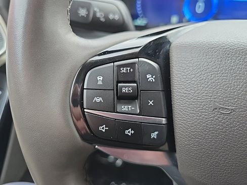 Used 2023 Ford Explorer Platinum w/ Class IV Trailer Tow Package image 14