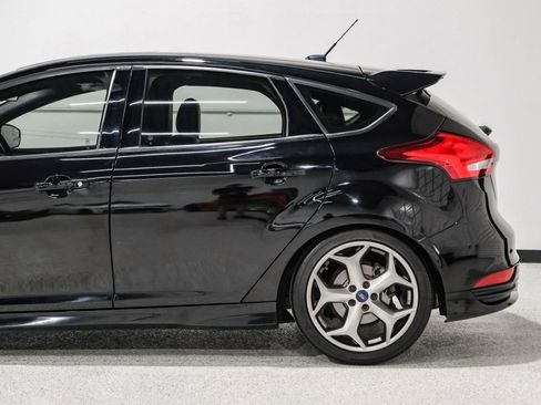 Used 2016 Ford Focus ST w/ Equipment Group 402A image 15