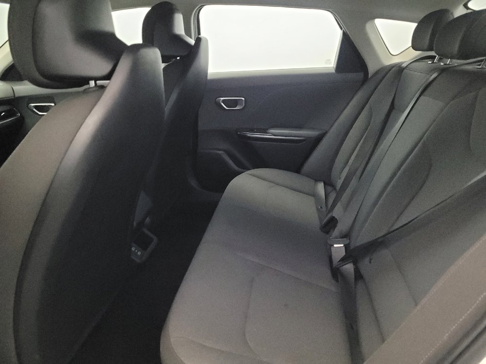Used 2025 Kia K4 FWD image 18