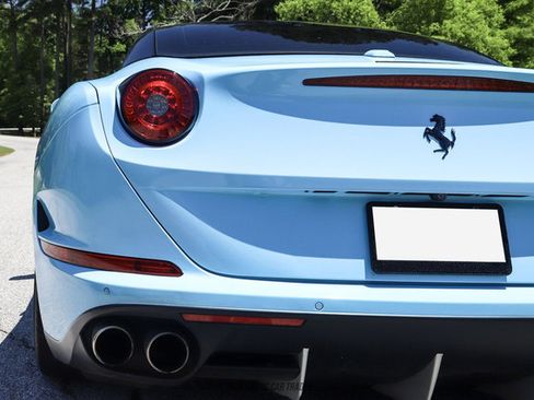 Used 2015 Ferrari California T RWD image 85