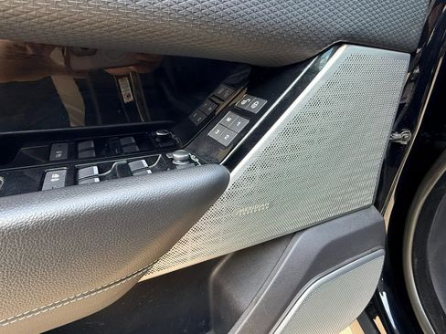 Used 2019 Land Rover Range Rover Velar R-Dynamic SE AWD/4WD image 12