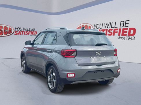 Used 2022 Hyundai Venue SEL FWD image 7