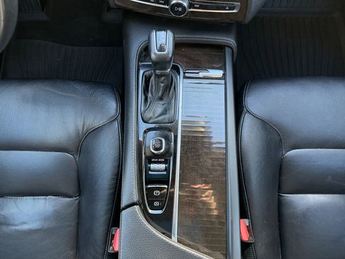 Used 2018 Volvo XC90 T6 Momentum w/ Convenience Package image 30