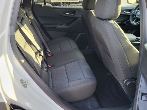 New 2026 Chevrolet Equinox LT image 11