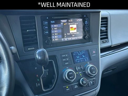 Used 2015 Toyota Sienna XLE image 9