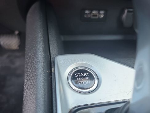Used 2022 Nissan Altima 2.5 SV FWD image 12