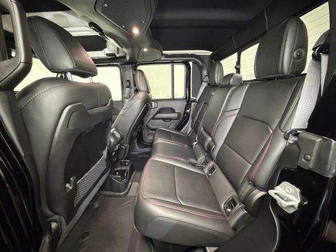 Used 2024 Jeep Gladiator Rubicon image 5