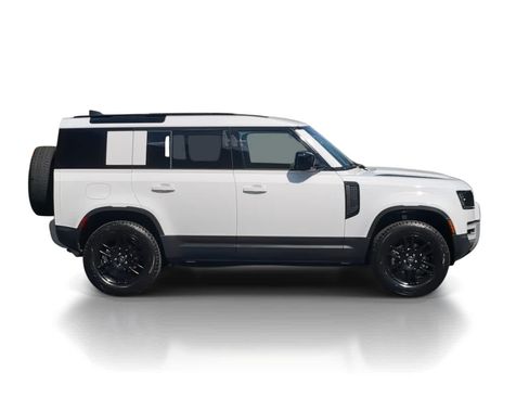Used 2025 Land Rover Defender 110 S AWD/4WD image 9