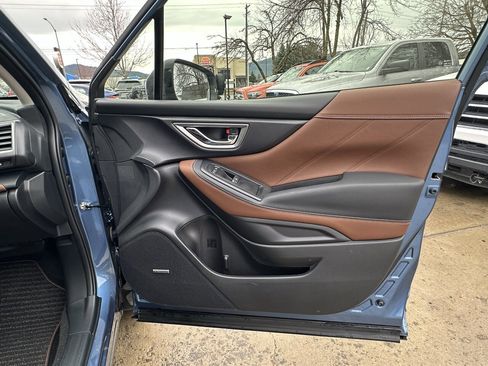 Used 2023 Subaru Forester Touring image 12