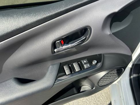 Certified 2022 Toyota Prius LE image 11