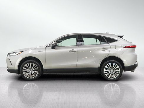Used 2021 Toyota Venza Limited AWD/4WD image 2