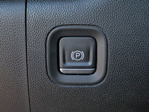 Used 2019 Chevrolet Silverado 1500 LT w/ All-Star Edition image 39