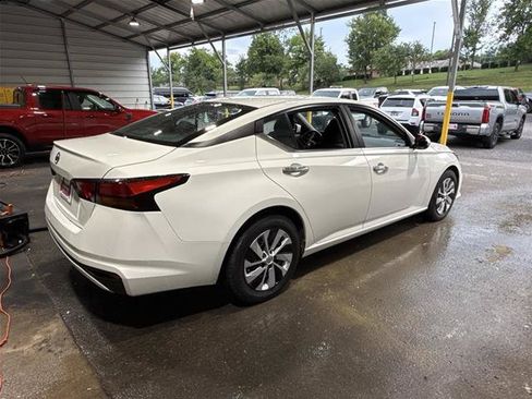 Used 2022 Nissan Altima 2.5 S FWD image 3