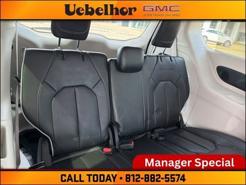 Used 2024 Chrysler Pacifica Limited FWD image 7