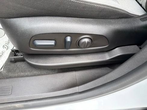 Used 2024 Chevrolet Equinox LS w/ LS Convenience Package AWD/4WD image 9