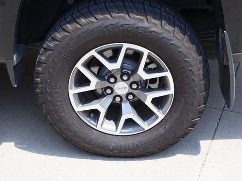Used 2016 GMC Canyon SLE w/ All Terrain Package AWD/4WD image 29