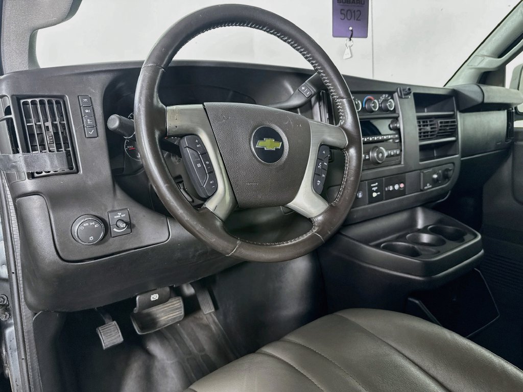Used 2017 Chevrolet Express 3500 LS RWD image 9
