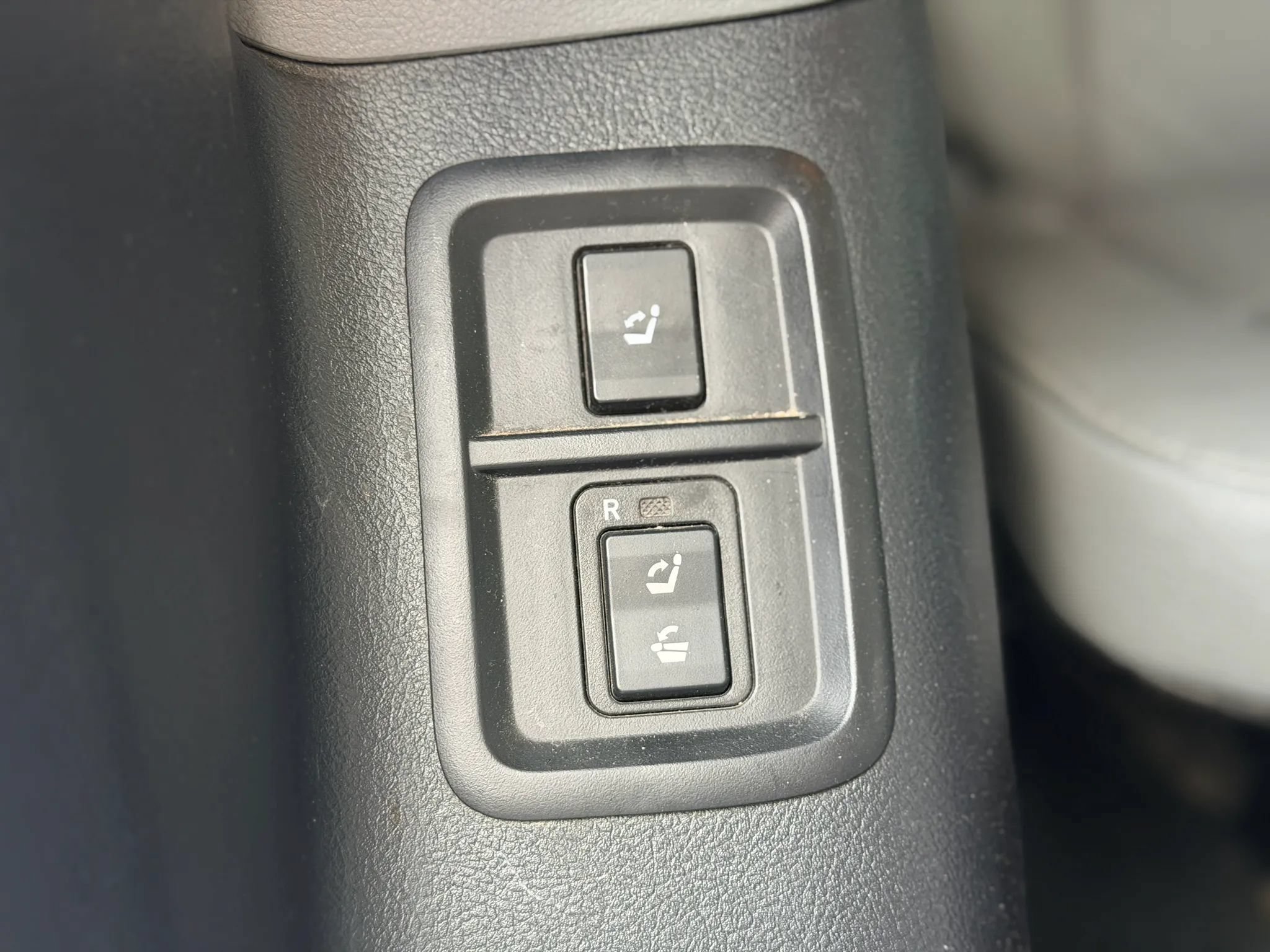 Used 2016 Toyota Sequoia SR5 w/ Premium Package AWD/4WD image 33