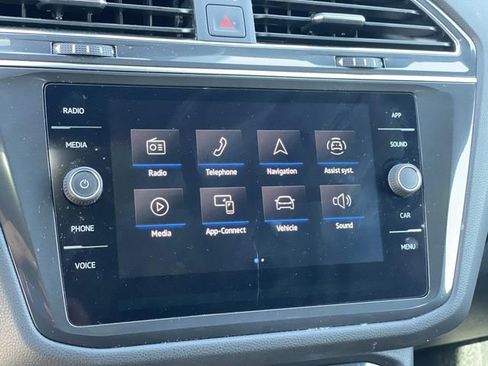 Used 2023 Volkswagen Tiguan SE R-Line FWD image 12