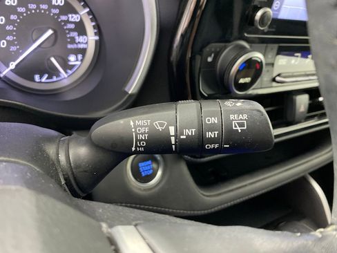 Used 2021 Toyota Highlander XSE image 17