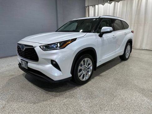 Used 2023 Toyota Highlander Limited AWD/4WD image 4