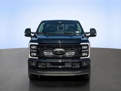 New 2026 Ford F350 Lariat w/ Black Appearance Package