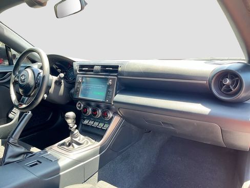Used 2025 Toyota GR86 w/ ALL Weather Mat Package (TMS) RWD image 27