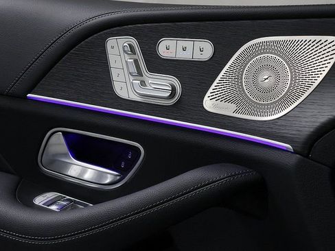 Certified 2026 Mercedes-Benz GLS 450 4MATIC image 28