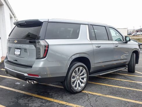 New 2026 Chevrolet Suburban Premier image 6