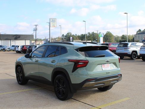 Used 2025 Chevrolet Trax ACTIV w/ Driver Confidence Package image 8