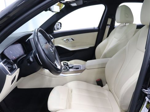 Used 2019 BMW 330i xDrive Sedan w/ Premium Package image 10