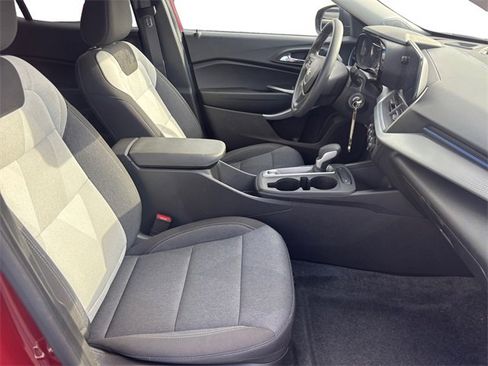 Used 2024 Chevrolet Trax LS image 15