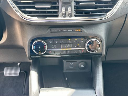 Certified 2022 Ford Escape Titanium w/ Titanium Elite Package AWD/4WD image 16