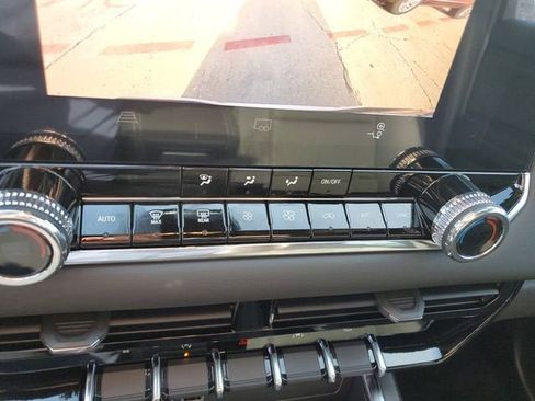 New 2025 GMC Canyon Elevation w/ Convenience Package image 23