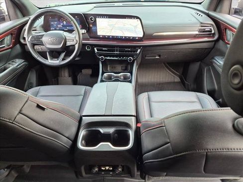 Used 2025 Chevrolet Traverse Z71 w/ Driver Confidence Package AWD/4WD image 17