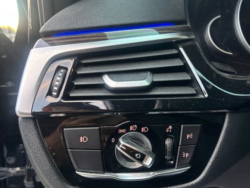 Used 2018 BMW 530i xDrive 530i xDrive image 12